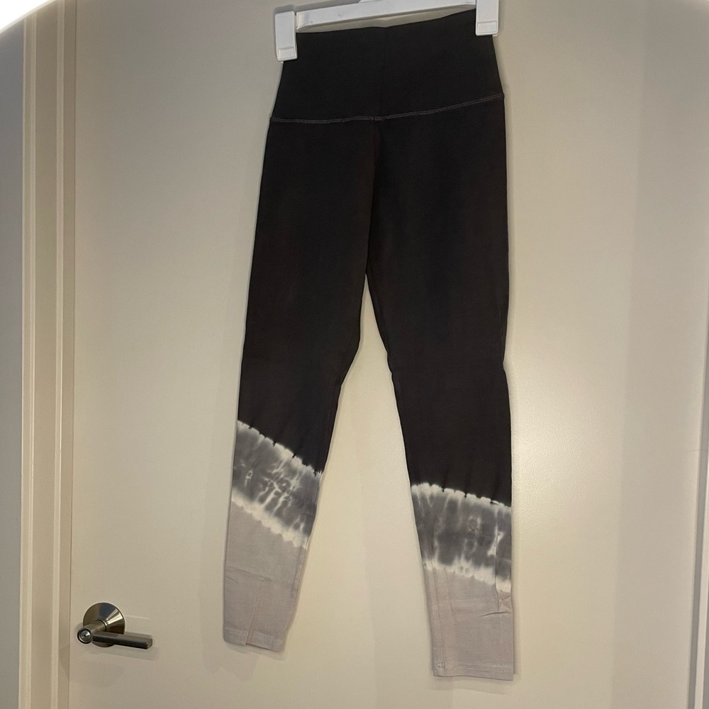 Grey Tie Dye Offline by Aerie OG Legging Hi Rise, Short Inseam
